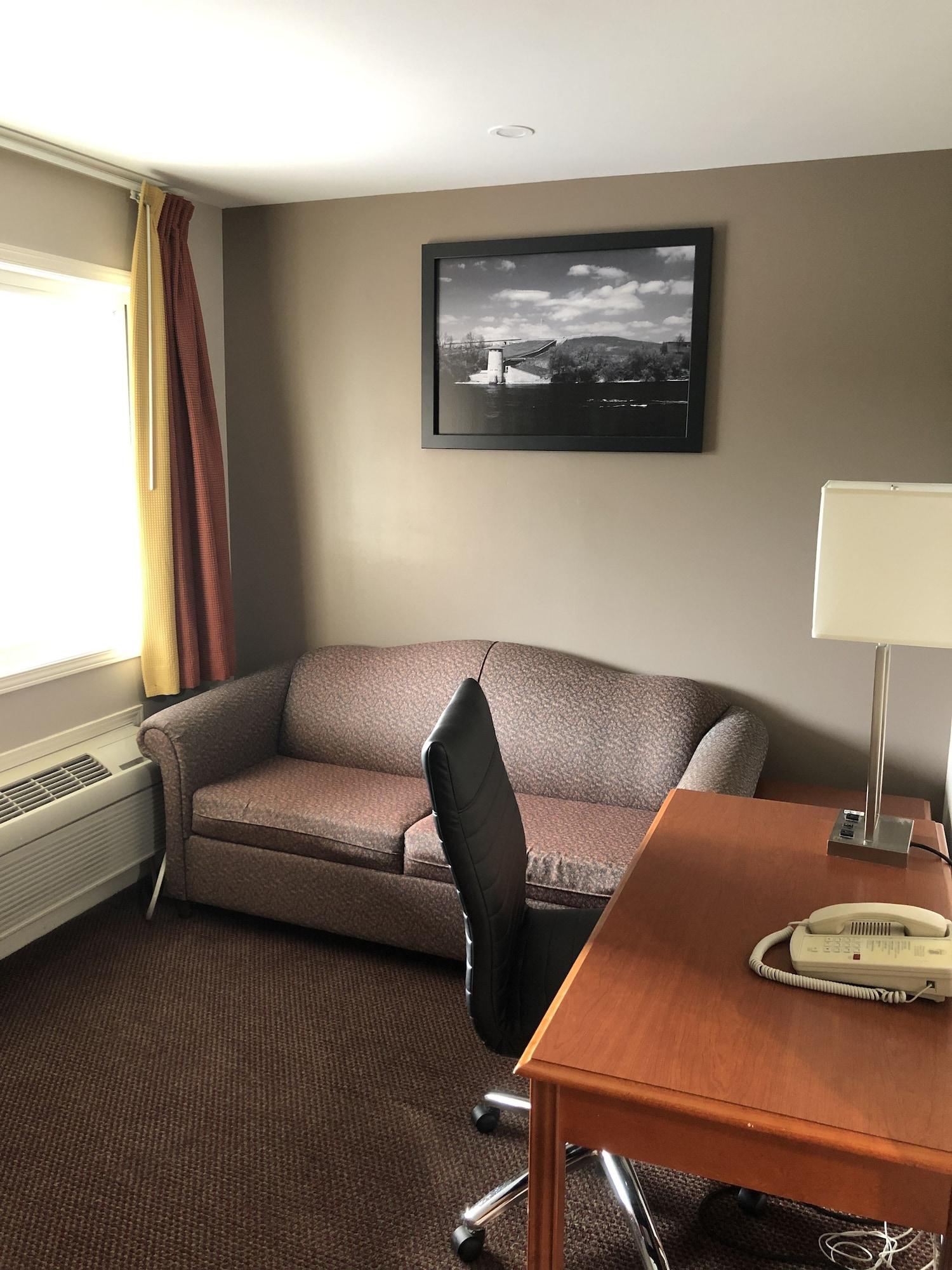 Super 8 By Wyndham Kingston Hotel Exterior photo