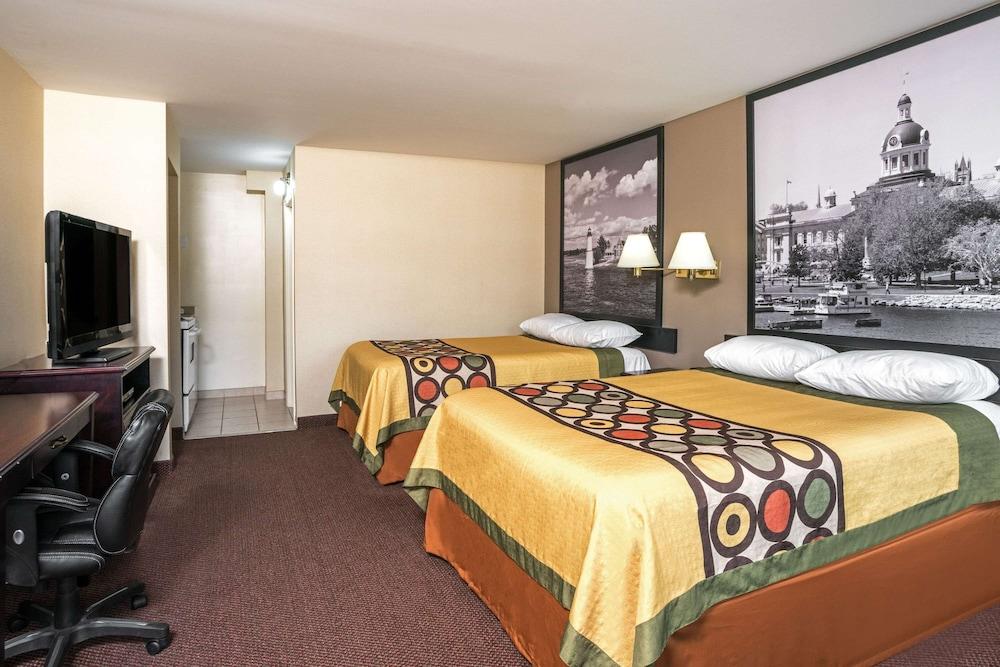 Super 8 By Wyndham Kingston Hotel Exterior photo