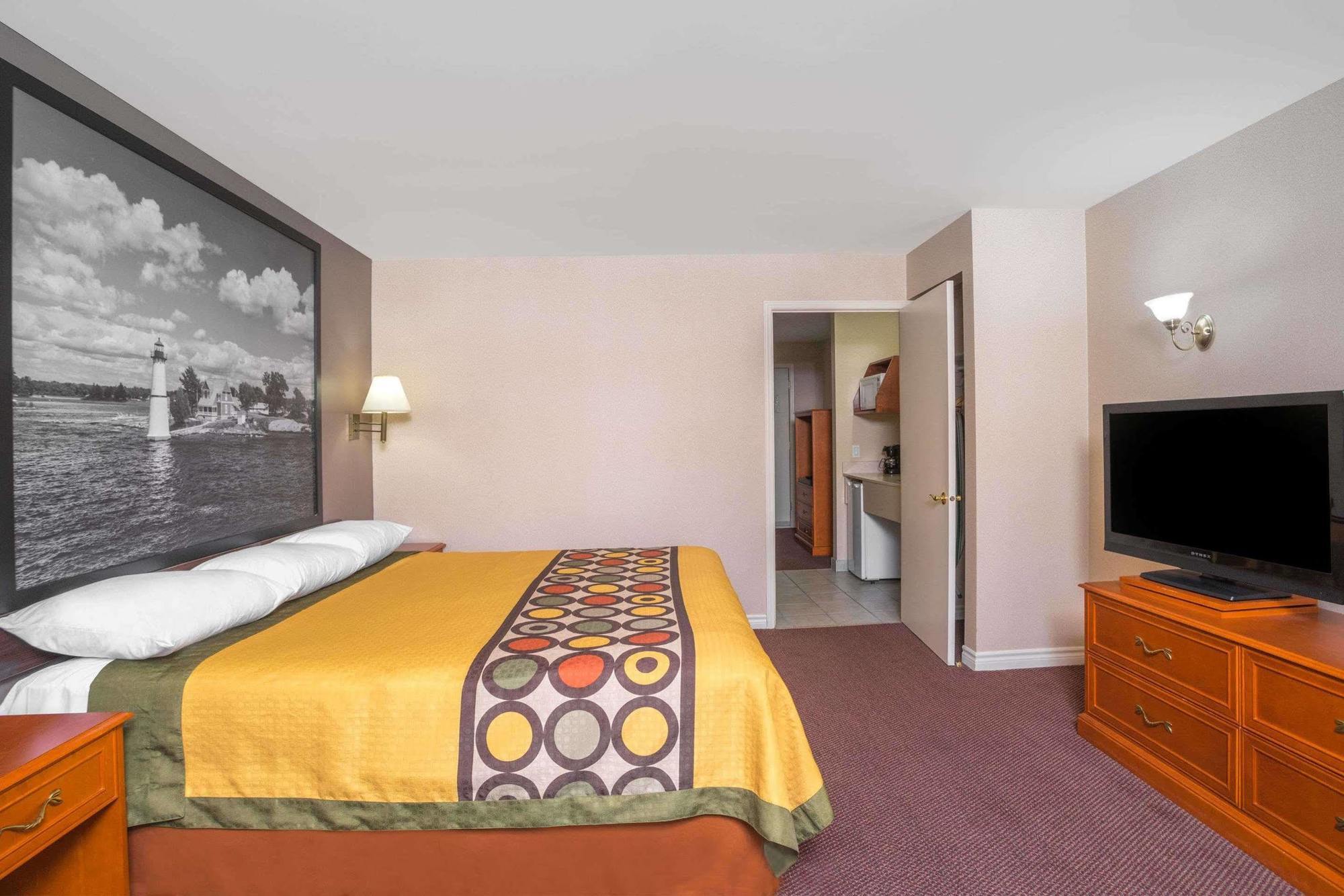 Super 8 By Wyndham Kingston Hotel Exterior photo